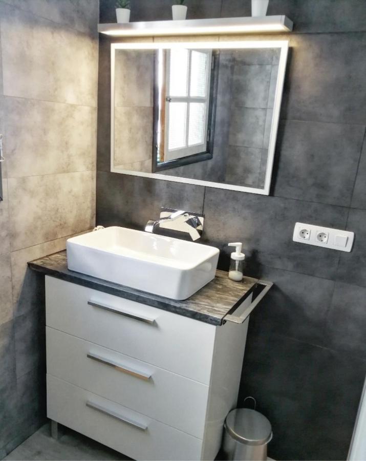 Sunny Corner Apartment ปูแอร์โตเดลคาร์เมน ภายนอก รูปภาพ